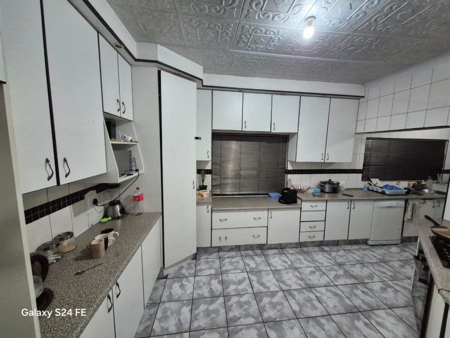 3 Bedroom Property for Sale in Oos Einde North West